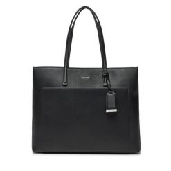 Torebka Calvin Klein. Czarne torebki klasyczne damskie Calvin Klein, bez dodatków. Za 349.99 zł.