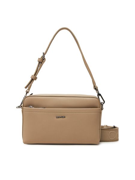 Calvin Klein Torebka Ck Must Convertible Camera Bag K60K612901 Beżowy. Brązowe torebki klasyczne damskie Calvin Klein, ze skóry, bez dodatków. Za 529.99 zł.