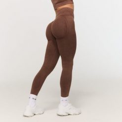 Legginsy damskie fitness bezszwowe Fierce. Brązowe legginsy sportowe damskie GYMBEAM, l, bez wzorów, z elastanu, z podwyższonym stanem, do biegania. Za 110.90 zł.