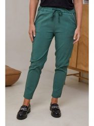 Curvy Lady Spodnie w kolorze ciemnozielonym rozmiar: 40/42. Zielone spodnie materiałowe damskie Curvy Lady, z aplikacjami, z bawełny. Za 131.12 zł.