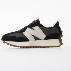 Buty do chodzenia damskie New Balance 327. Czarne obuwie sportowe damskie New Balance, z gumy, bez zapięcia, trekkingowe. Za 867.00 zł.