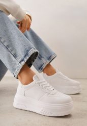 Białe Sneakersy VICES na Grubej Tłoczonej Podeszwie Riovelle. Białe obuwie sportowe damskie Born2be, z jeansu, bez zapięcia. Za 89.99 zł.