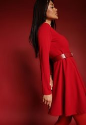 Czerwona Rozkloszowana Sukienka o Klasycznym Kroju Temiriela. Czerwone sukienki damskie Renee, bez wzorów, eleganckie, bez ramiączek. W wyprzedaży za 99.99 zł.