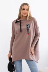 Bluza oversize z asymetrycznymi bokami mocca. Bluzy damskie KESI, l, bez wzorów, z bawełny, bez kaptura. Za 209.11 zł.