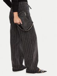 Guess Torebka HWCE93 50170 Czarny. Czarne torebki wieczorowe damskie Guess, z aplikacjami, z materiału, bez dodatków. Za 399.99 zł.