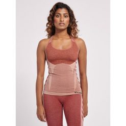 Damski tank top Hummel Clea. Fioletowe biustonosze sportowe damskie Hummel, bez wzorów, z dzianiny. Za 157.50 zł.