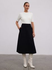 BGN Spódnica w kolorze czarnym rozmiar: 40. Czarne spódnice damskie BGN, na co dzień, bez wzorów, z wełny, midi. Za 139.20 zł.