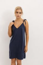 SUKIENKA KELLY NAVY L - Flawless. Niebieskie sukienki damskie Flawless, bez wzorów, biznesowe, bez ramiączek. Za 125.00 zł.