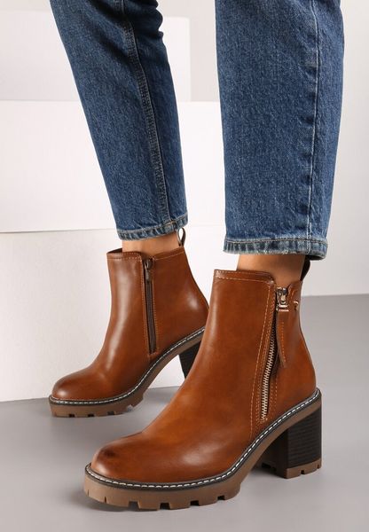 Brązowe Botki na Obcasie z Ozdobnym Zamkiem Błyskawicznym Leriene. Brązowe botki damskie Renee, boho, za kostkę, bez obcasa, na obcasie, bez zapięcia. Za 119.99 zł.
