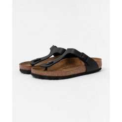 Japonki damskie Birkenstock Gizeh Bf Black. Czarne klapki damskie Birkenstock, bez wzorów, z materiału, bez obcasa, bez zapięcia. Za 449.99 zł.