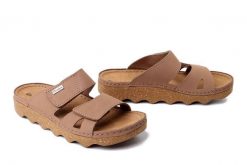 INBLU CX-04KU 026 piaskowy, klapki damskie. Brązowe klapki damskie Inblu, bez wzorów, ze skóry, bez obcasa, bez zapięcia. Za 137.90 zł.