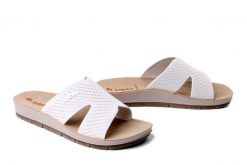 INBLU AG-14 002 beżowy, klapki damskie. Brązowe klapki damskie Inblu, bez wzorów, bez obcasa, bez zapięcia. Za 71.99 zł.