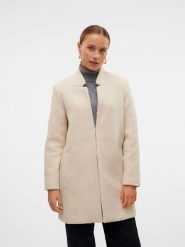 Vero Moda Płaszcz "Katrine" w kolorze beżowym rozmiar: M. Brązowe płaszcze damskie Vero Moda, m, bez wzorów, bez kaptura. Za 114.17 zł.