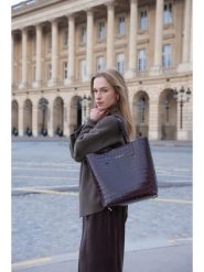 Maison héritage PARIS Skórzany shopper bag "Runa" w kolorze bordowym - 28 x 32 x 12 cm rozmiar: onesize. Czerwone shopper bag maison héritage PARIS, bez wzorów, z materiału, na ramię, bez dodatków. Za 369.99 zł.