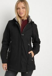 Czarna Kurtka Parka z Kapturem z Ozdobną Wyściółką Tiolara. Czarne parki damskie Born2be, l, z jeansu, z kapturem. Za 169.99 zł.