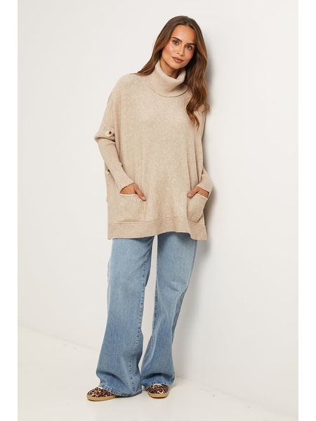 Soft Cashmere Golf w kolorze szarobrązowym rozmiar: 38/40. Brązowe golfy damskie Soft Cashmere, bez wzorów, z kaszmiru, bez ramiączek. Za 113.63 zł.