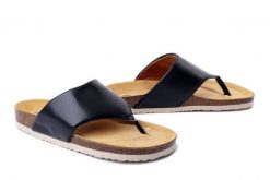 DR. BRINKMANN 700531-01 schwarz, klapki damskie. Czarne klapki damskie Dr. Brinkmann, bez wzorów, bez obcasa, bez zapięcia. Za 143.94 zł.