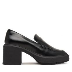 Półbuty Calvin Klein. Czarne czółenka damskie Calvin Klein, bez wzorów, bez obcasa, na obcasie. Za 699.99 zł.