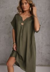 Zielona Sukienka o Pudełkowym Kroju z Lnem i Wiskozą Zdobiona Guzikiem Mezynore. Zielone sukienki damskie Renee, z aplikacjami, z bawełny, wakacyjne, bez ramiączek. Za 89.99 zł.