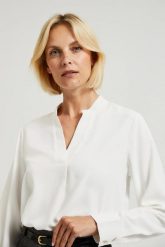 Gładka elegancka koszula biała. Białe koszule damskie MOODO, l, bez wzorów, z poliesteru, eleganckie, bez kołnierzyka, bez ramiączek. W wyprzedaży za 59.99 zł.