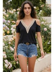SOULSHAE Bluzka w kolorze czarnym rozmiar: XXL/3XL. Czarne bluzki damskie SOULSHAE, xl, bez wzorów, z wiskozy, bez kołnierzyka, bez ramiączek. Za 64.95 zł.