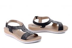 INBLU BV-49 014 czarny, sandały damskie. Czarne sandały damskie Inblu, bez wzorów, bez obcasa, na koturnie, bez zapięcia. Za 80.99 zł.