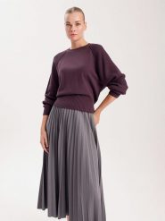 BGN Sweter w kolorze fioletowym rozmiar: 40. Różowe swetry klasyczne damskie BGN, z wełny, bez kołnierzyka. Za 100.99 zł.
