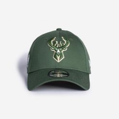 Czapka z daszkiem do koszykówki NBA New Era Milwaukee Bucks. Czapki z daszkiem damskie New Era, bez wzorów. Za 129.99 zł.
