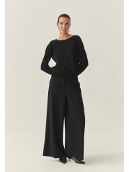 TATUUM Sweter w kolorze czarnym rozmiar: XS. Czarne swetry klasyczne damskie TATUUM, xs, bez kołnierzyka. Za 174.95 zł.