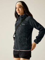 Regatta Kurtka polarowa "Newhill" w kolorze czarnym rozmiar: 40. Czarne kurtki damskie Regatta, bez wzorów, z polaru, bez kaptura. Za 132.67 zł.