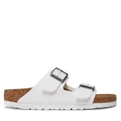 Klapki Birkenstock. Białe klapki damskie Birkenstock, bez wzorów, bez obcasa, bez zapięcia. Za 399.99 zł.