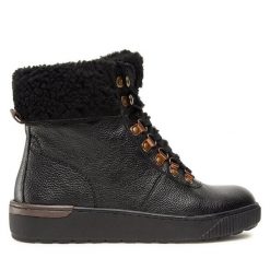 Trzewiki Go Soft. Czarne botki damskie GO SOFT, bez obcasa, na płaskiej podeszwie, bez zapięcia. Za 199.99 zł.