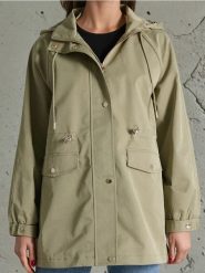 Parka z kapturem - zielony. Zielone parki damskie Sinsay, l, z kapturem. W wyprzedaży za 45.99 zł.
