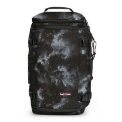 Torba sportowa konwertowalna z kieszonką Eastpak Carry. Czarne torby sportowe Eastpak, bez wzorów. Za 401.00 zł.