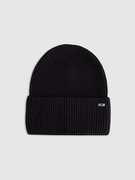4F Czapka beanie damska - czarna M. Czarne czapki damskie 4F, na zimę, bez wzorów, z wiskozy. Za 59.99 zł.