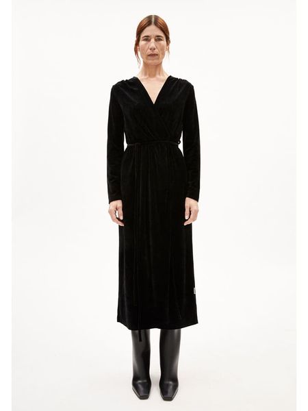 Armedangels Sukienka "Verlaar" w kolorze czarnym rozmiar: XS. Czarne sukienki damskie ARMEDANGELS, bez wzorów, z bawełny, bez ramiączek. Za 301.64 zł.