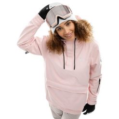 Damska kurtka snowboardowa Sporty zimowe SIROKO W3-W Arlberg. Czerwone kurtki sportowe damskie SIROKO, na zimę, bez wzorów, z softshellu, bez kaptura. W wyprzedaży za 297.00 zł.