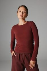 BLUZKA SUZIE MARSALA XS - Flawless. Brązowe bluzki damskie Flawless, xs, bez wzorów, z materiału, klasyczne, bez kołnierzyka, bez ramiączek. Za 265.00 zł.