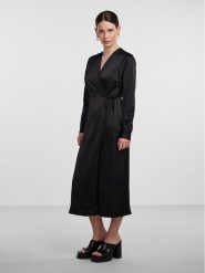 YAS Sukienka codzienna Pella 26030740 Czarny Regular Fit. Czarne sukienki damskie YAS, bez wzorów, z syntetyku, bez ramiączek. Za 169.99 zł.