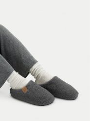 G-Star Raw Kapcie CEO-WSS21713-01 Szary. Szare kapcie damskie G-Star, z materiału. Za 99.99 zł.