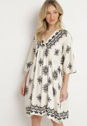 Czarno-Kremowa Sukienka w Stylu Boho z Wiskozą Davivara. Czarne sukienki damskie Born2be, z aplikacjami, z wiskozy, boho, bez ramiączek. Za 99.99 zł.