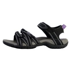 Buty do chodzenia damskie Teva Tirra. Czarne obuwie trekkingowe damskie Teva, z materiału, bez zapięcia. Za 654.00 zł.