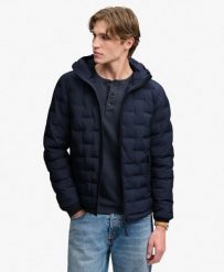 Superdry Pikowana kurtka Hooded Heat Weld z recyklowanego poliestru PETROL BLUE. Niebieskie kurtki damskie Superdry, xl, bez wzorów, z materiału, z kapturem. Za 647.05 zł.