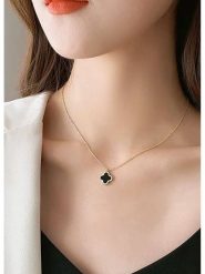 Miu Silver Pozłacany naszyjnik z zawieszką - 42 cm rozmiar: onesize. Czarne naszyjniki damskie Miu Silver, z perłą, pozłacane. Za 82.99 zł.