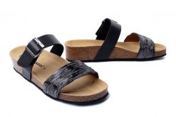 DR. BRINKMANN 700181-01 schwarz, klapki damskie. Czarne klapki damskie Dr. Brinkmann, bez wzorów, bez obcasa, bez zapięcia. Za 216.90 zł.