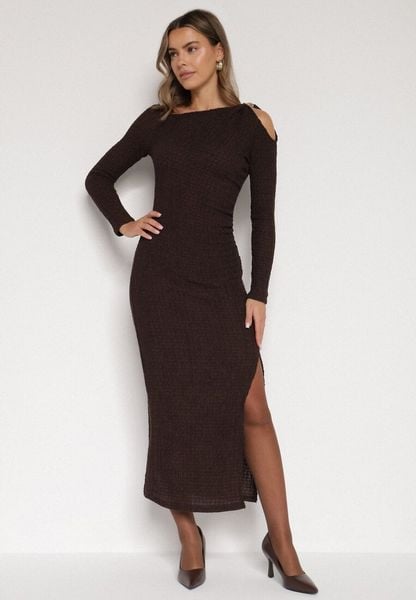 Brązowa Dopasowana Sukienka z Metaliczną Ozdobą na Ramieniu Reilara. Brązowe sukienki damskie Born2be, z aplikacjami, eleganckie, bez ramiączek. Za 129.99 zł.