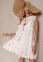 Biała Rozkloszowana Sukienka Boho z Wiskozą Zdobiona Haftem i Wiązaniem Valhiris. Białe sukienki damskie Renee, z aplikacjami, z wiskozy, boho, bez ramiączek. W wyprzedaży za 83.99 zł.