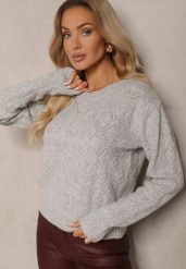 Jasnoszary Sweter w Klasycznym Stylu z Tłoczonym Wzorem Deriel. Szare swetry klasyczne damskie Renee, z jeansu, bez kołnierzyka. Za 129.99 zł.