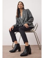 Trendyol Botki w kolorze czarnym rozmiar: 39. Czarne botki damskie Trendyol, eleganckie, bez obcasa, bez zapięcia. Za 117.99 zł.