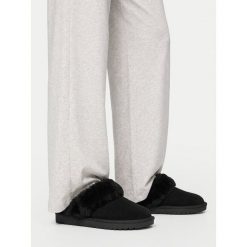 Kapcie Badura. Czarne kapcie damskie Badura. Za 159.99 zł.
